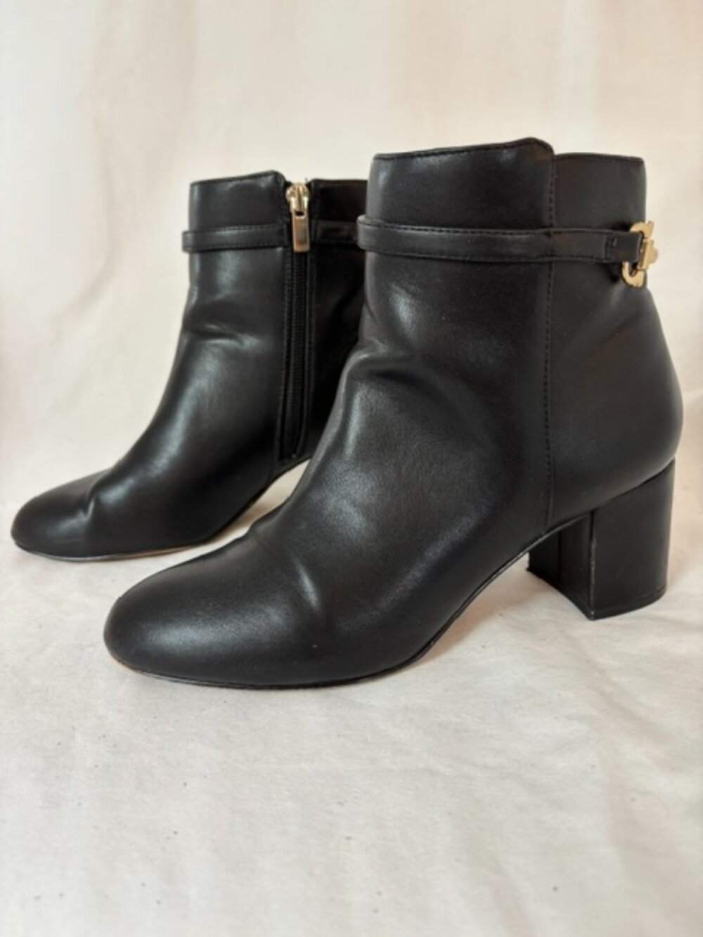 Ann Taylor Black Faux Leather Ankle Booties w/Gold Chain Accent Women's Size 7M